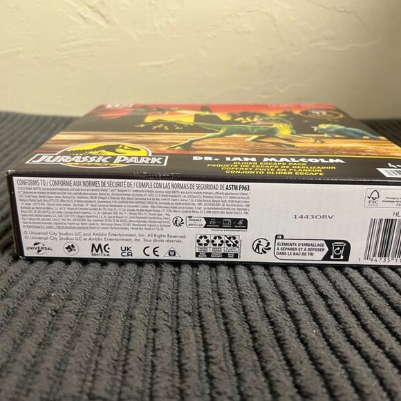 Jurassic Park Dr. Ian Malcolm Glider Escape Pack - Picture 7 of 7